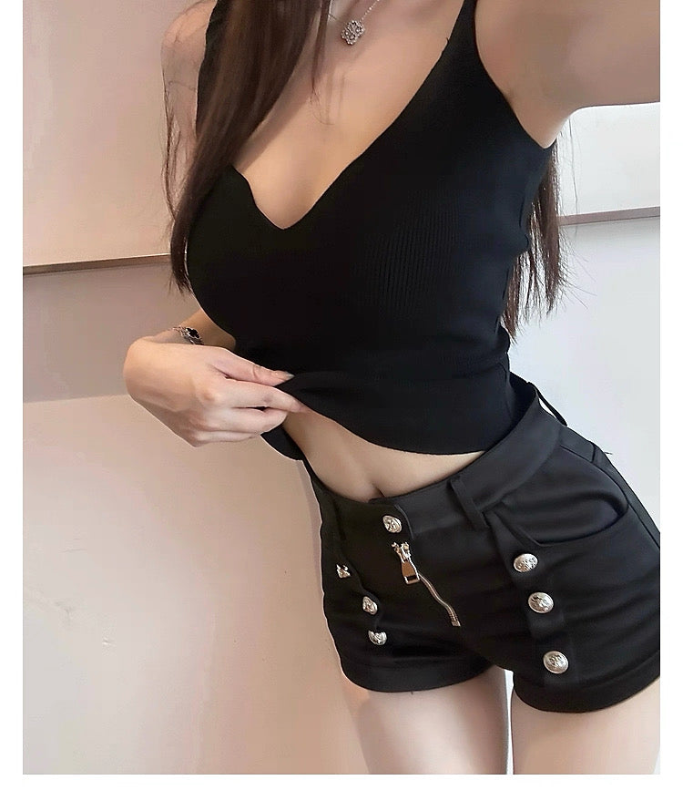 ボタンデザインシルキーショートパンツ