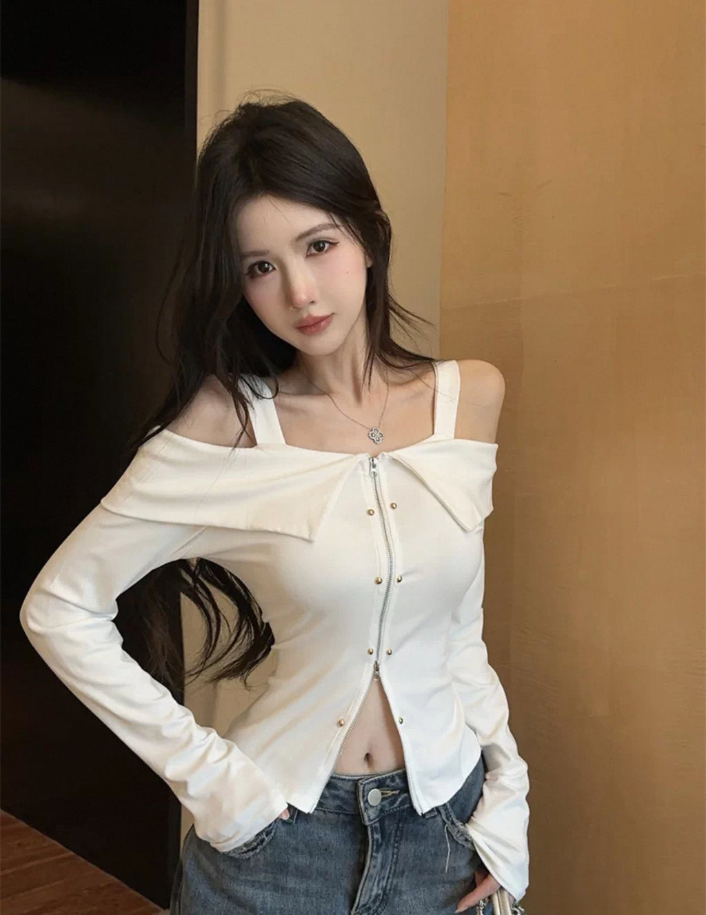 フロントジッパー長袖ブラウス