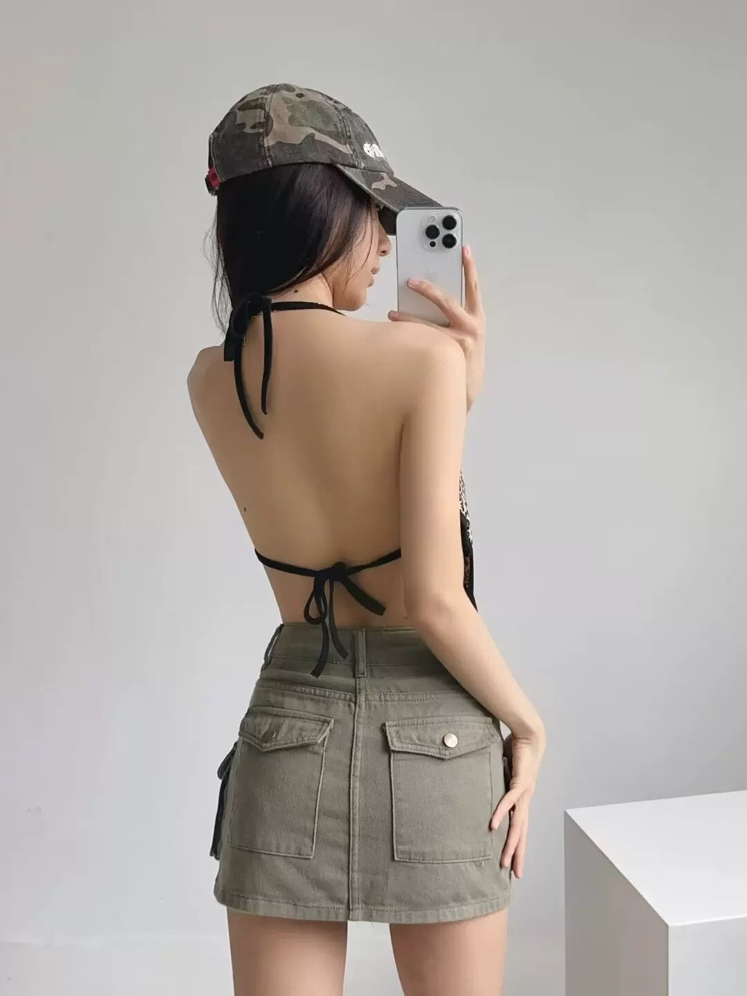 バックレスヒョウ柄キャミソール